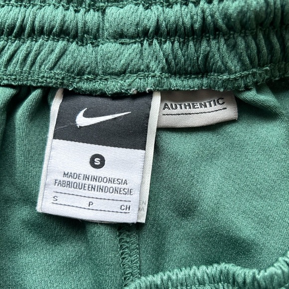 Nike Oregon Basketball Shorts Size S - Picture 6 of 6